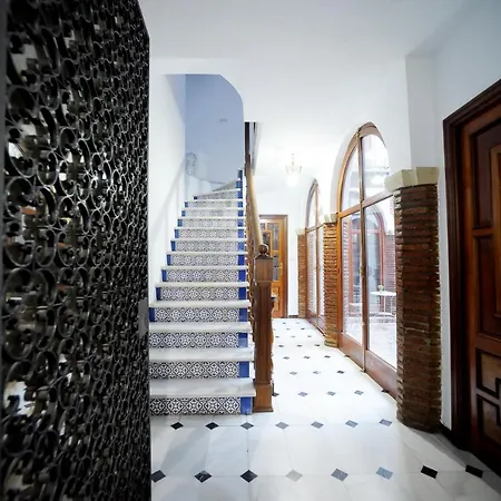 San Basilio's Red House * Κόρδοβα