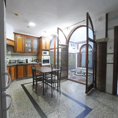 فندق مبيت وإفطار San Basilio's Red House 3*