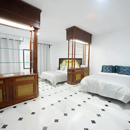 San Basilio's Red House * Κόρδοβα