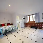 Bed & Breakfast San Basilio's Red House