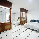 San Basilio's Red House 3* Córdoba