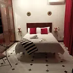 San Basilio's Red House Oda ve Kahvaltı 3*