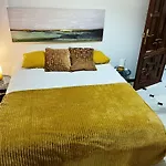 San Basilio's Red House Oda ve Kahvaltı 3*