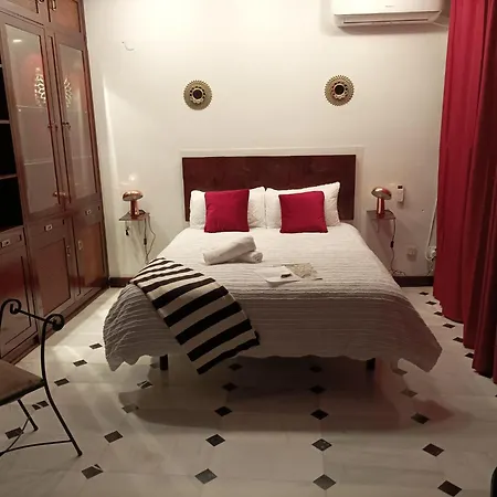 San Basilio's Red House Bed & Breakfast 3*