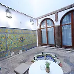 San Basilio's Red House Frühstückspension 3*