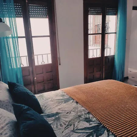 Alojamento de Acomodação e Pequeno-almoço San Basilio's Red House